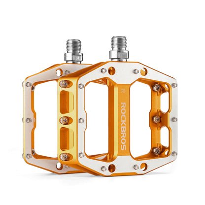 Pedals with anti-slip pins - Wide platform & chrome-molybdenum axle ROCKBROS