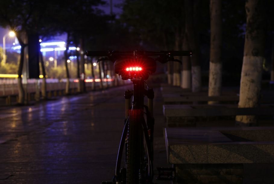 ROCKBROS Bicycle Saddle Ergonomic Bicycle Seat Shockproof Saddle with Light